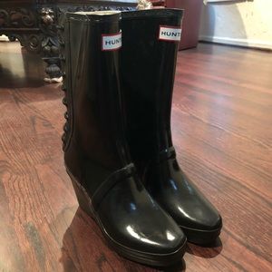 Hunter size 6 verbier blk heeled laced rain boots